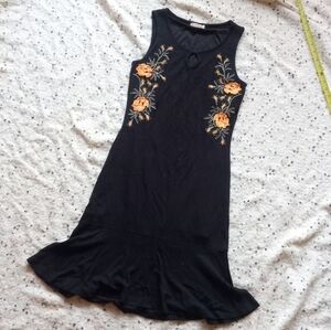 Sideral Black Floral Embroidered Dress